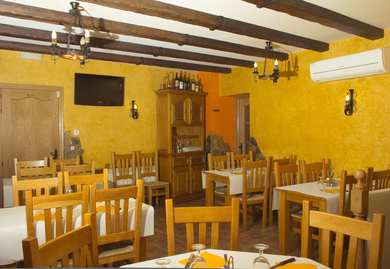 Hostal El Bodegon Ateca Bagian luar foto