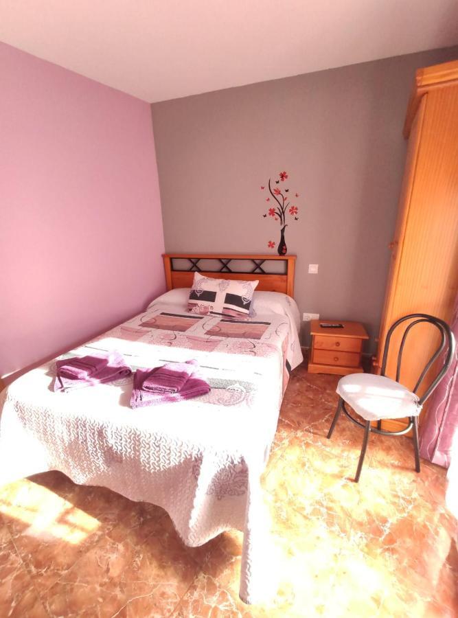 Hostal El Bodegon Ateca Bagian luar foto