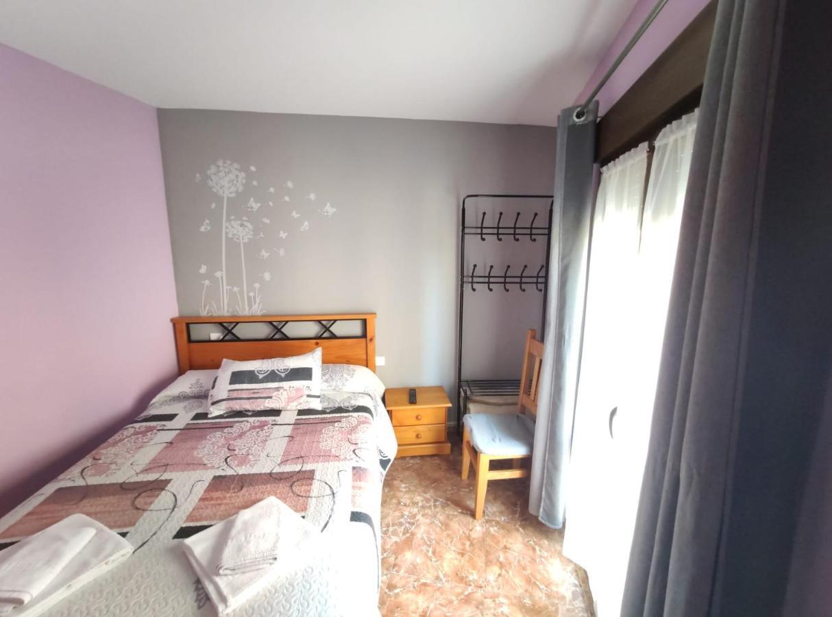 Hostal El Bodegon Ateca Bagian luar foto