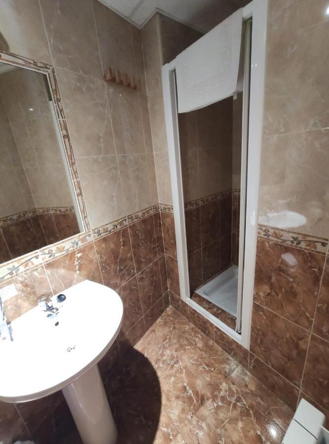 Hostal El Bodegon Ateca Bagian luar foto